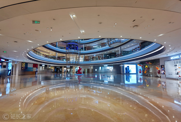 购物中心的“隐藏”流量宝地：「中岛生意」赚钱吗？